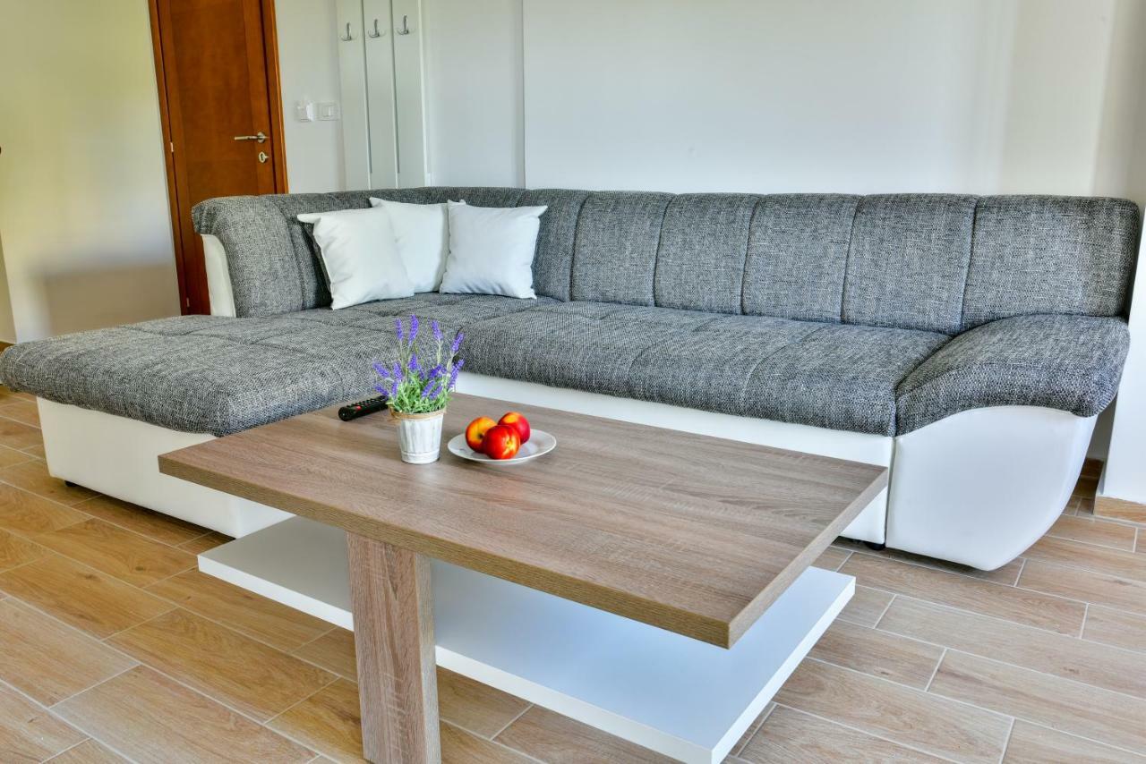 Apartmani Marina Kopitovic Petrovac Екстериор снимка