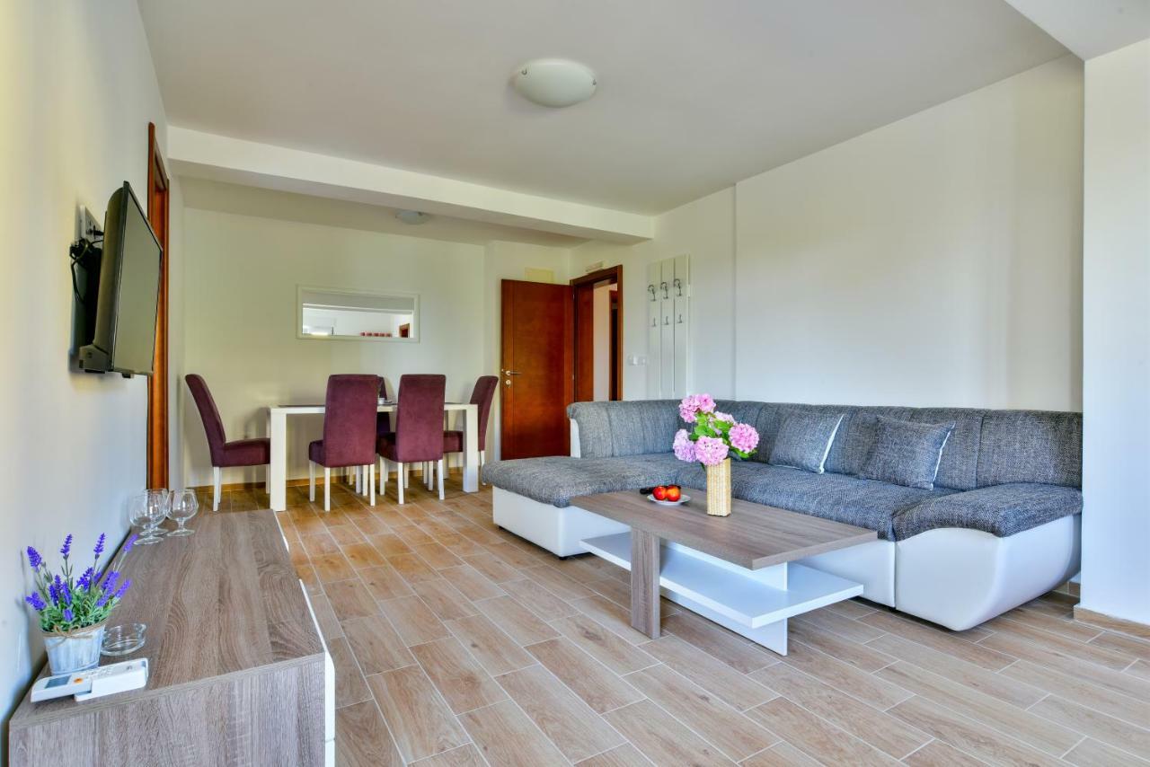 Apartmani Marina Kopitovic Petrovac Екстериор снимка