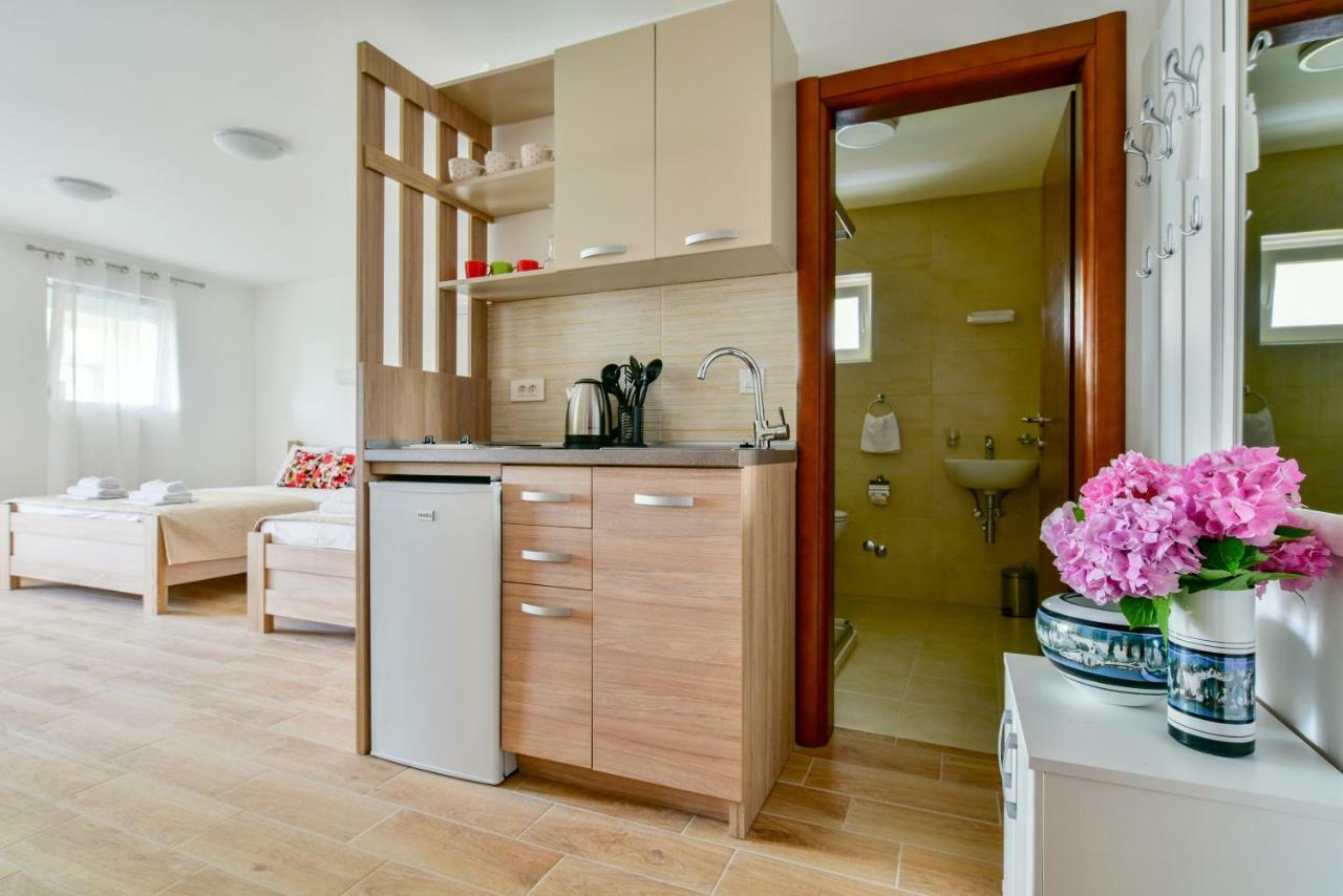 Apartmani Marina Kopitovic Petrovac Екстериор снимка