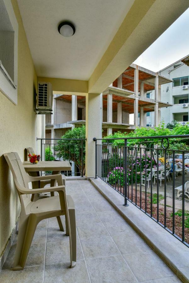Apartmani Marina Kopitovic Petrovac Екстериор снимка