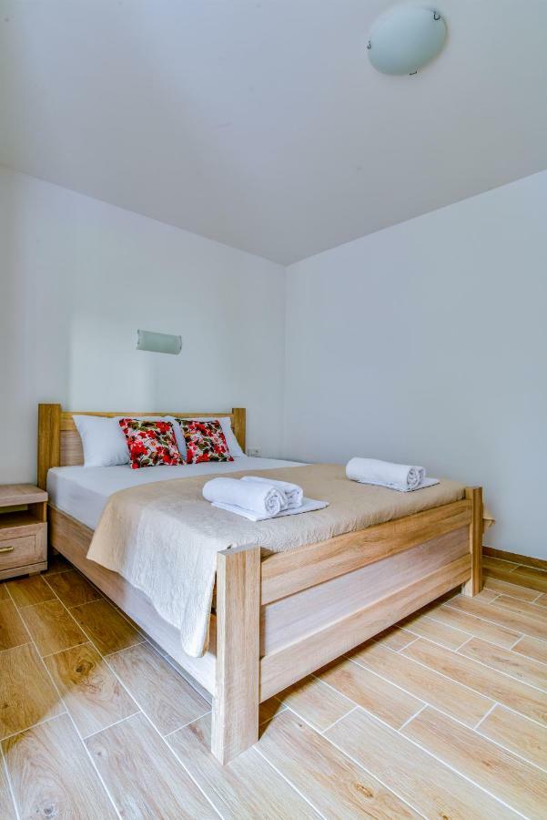 Apartmani Marina Kopitovic Petrovac Екстериор снимка