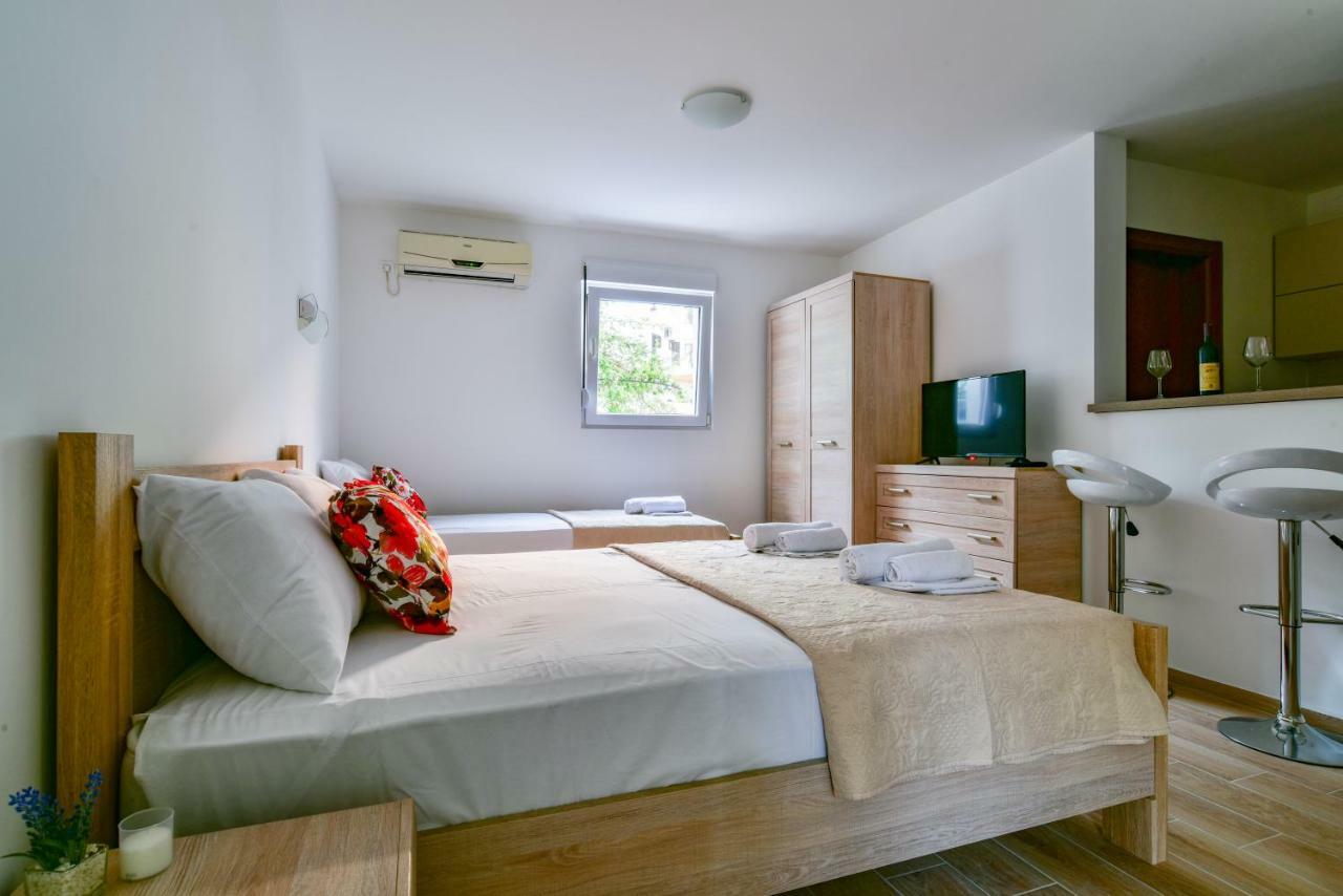 Apartmani Marina Kopitovic Petrovac Екстериор снимка
